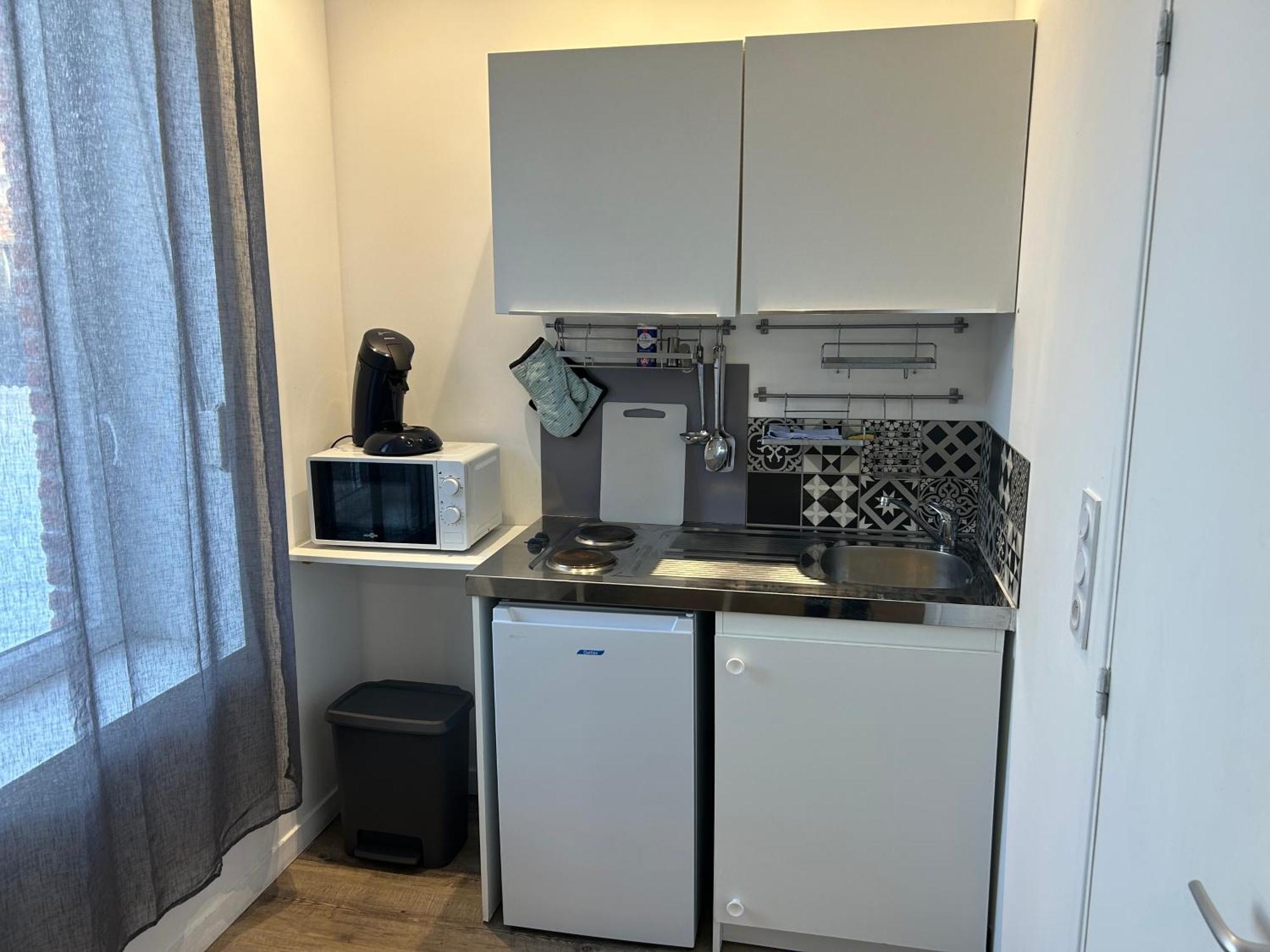 Superbe Studio Meuble Avec Parking Maubeuge Exterior photo