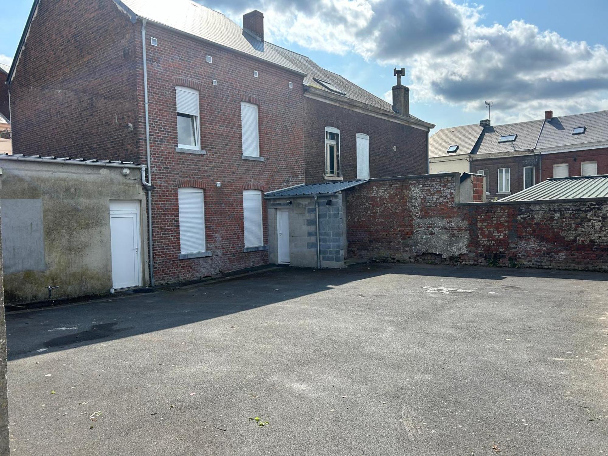 Superbe Studio Meuble Avec Parking Maubeuge Exterior photo
